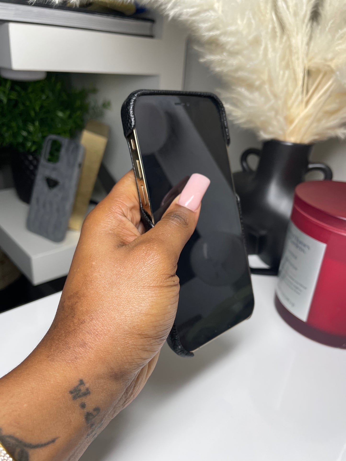 Black/ Beige Sophisticated