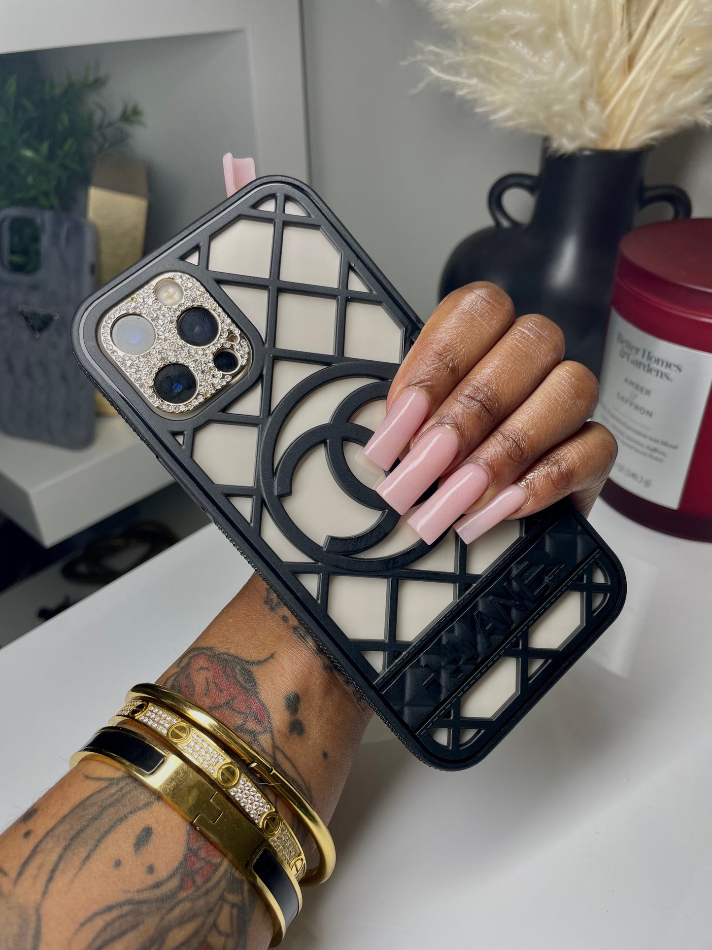 Classy Cut-out (black)