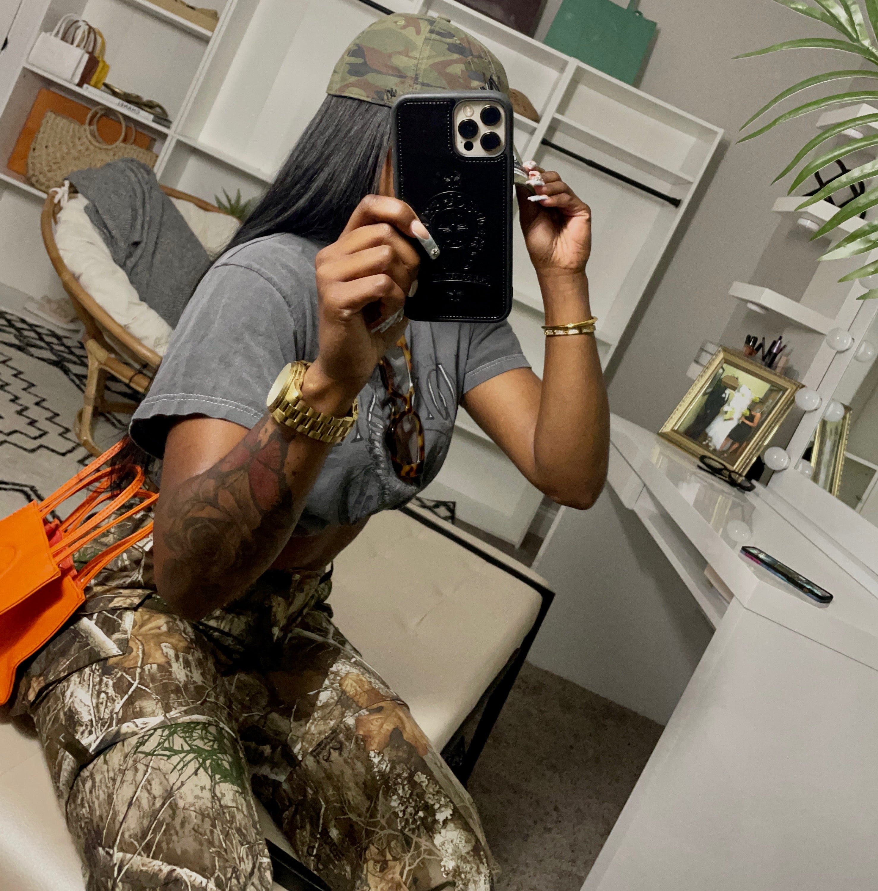 Black Hearts Case *review attached images for IPhone 13 and IPhone 14 ...